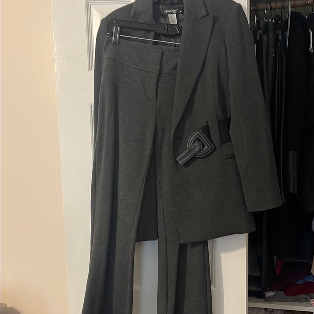 Chic Gray Blazer and Pants Set
